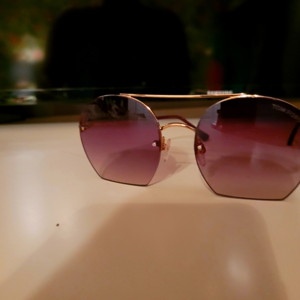 TOM FORD  SUNNIES
